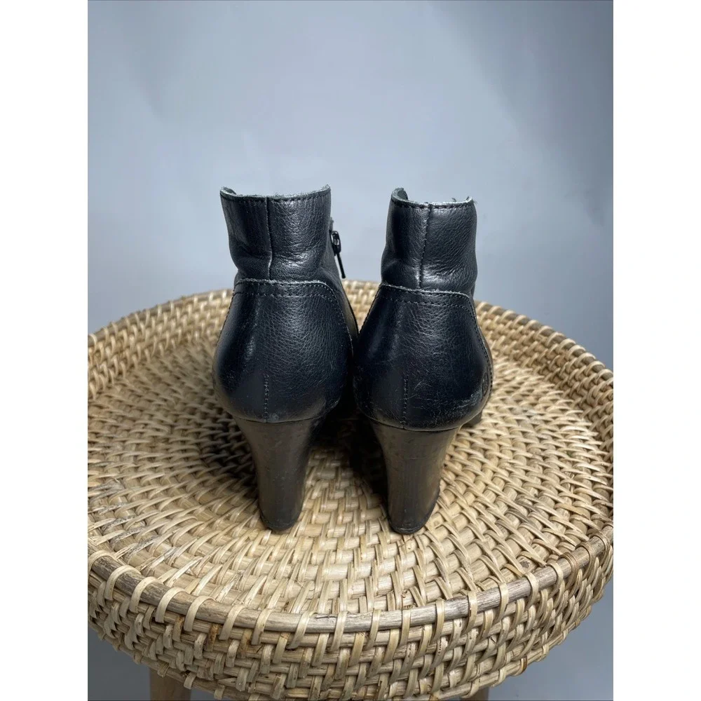 Born Womens 10 Black Ankle Boots Gorpcore Leather Block Heel